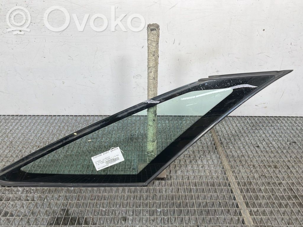 Citroen C4 II Picasso Szyba przednia karoseryjna trójkątna 