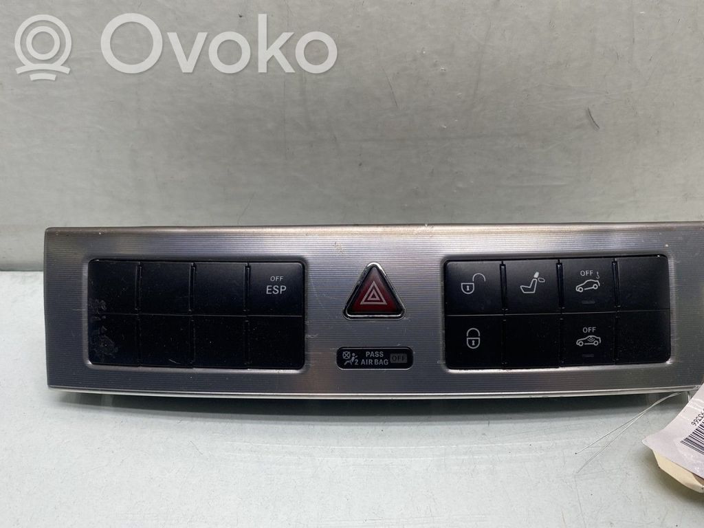 Mercedes-Benz C W203 Comutator lumini pericol 