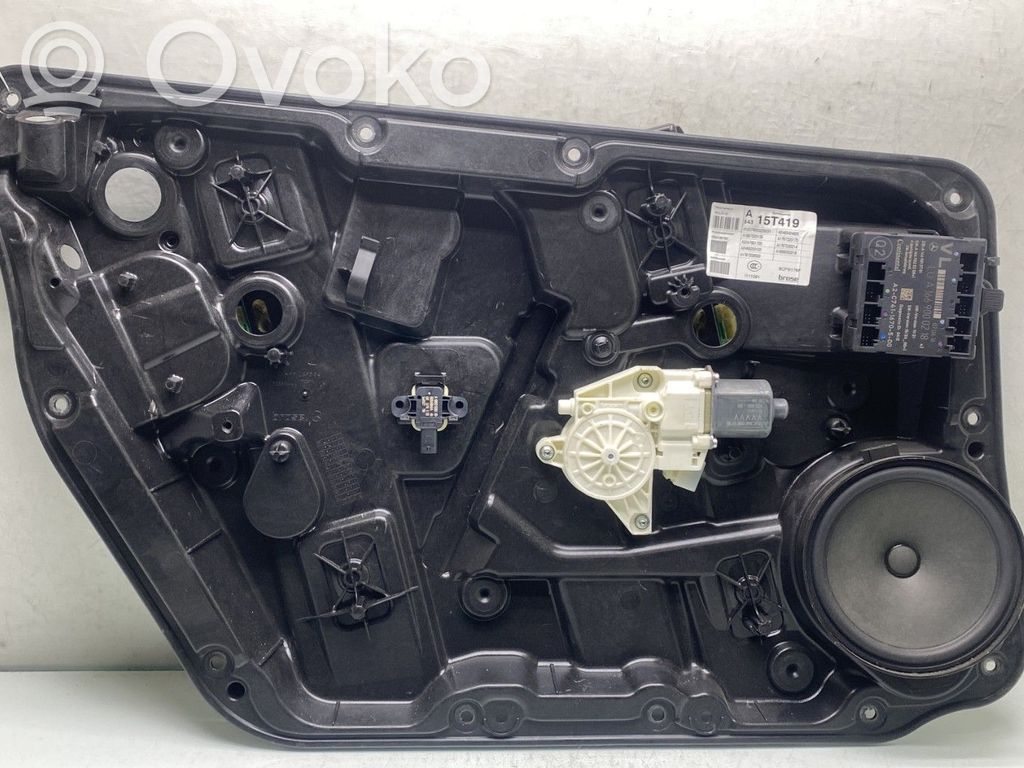 Mercedes-Benz A W176 Elektryczny podnośnik szyby drzwi przednich 