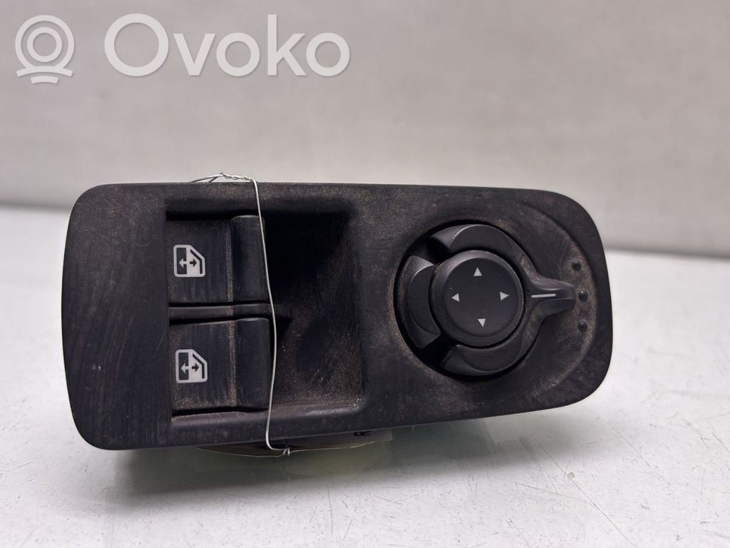 Alfa Romeo Mito Electric window control switch 