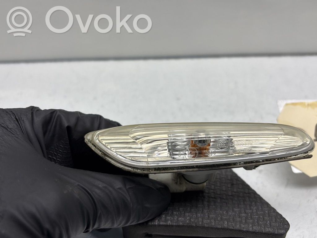 BMW 1 E82 E88 Etusuuntavilkku 