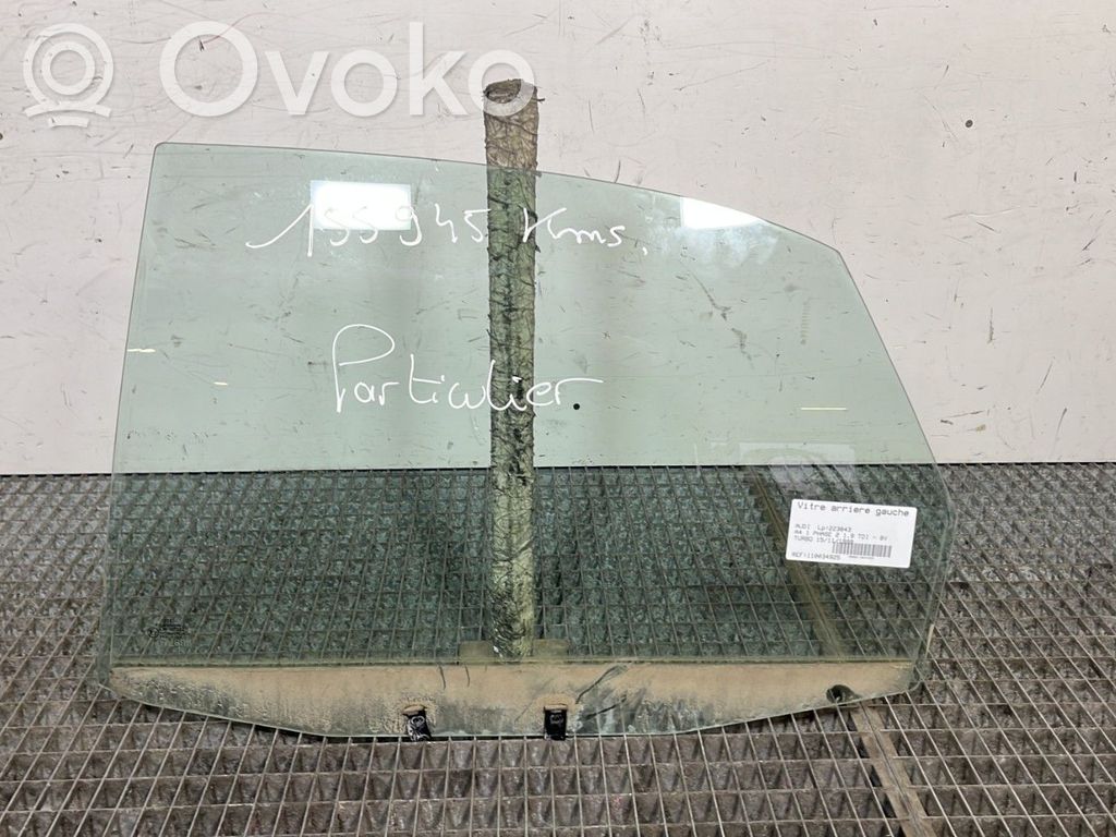 Audi A4 S4 B5 8D Luna de la puerta trasera 