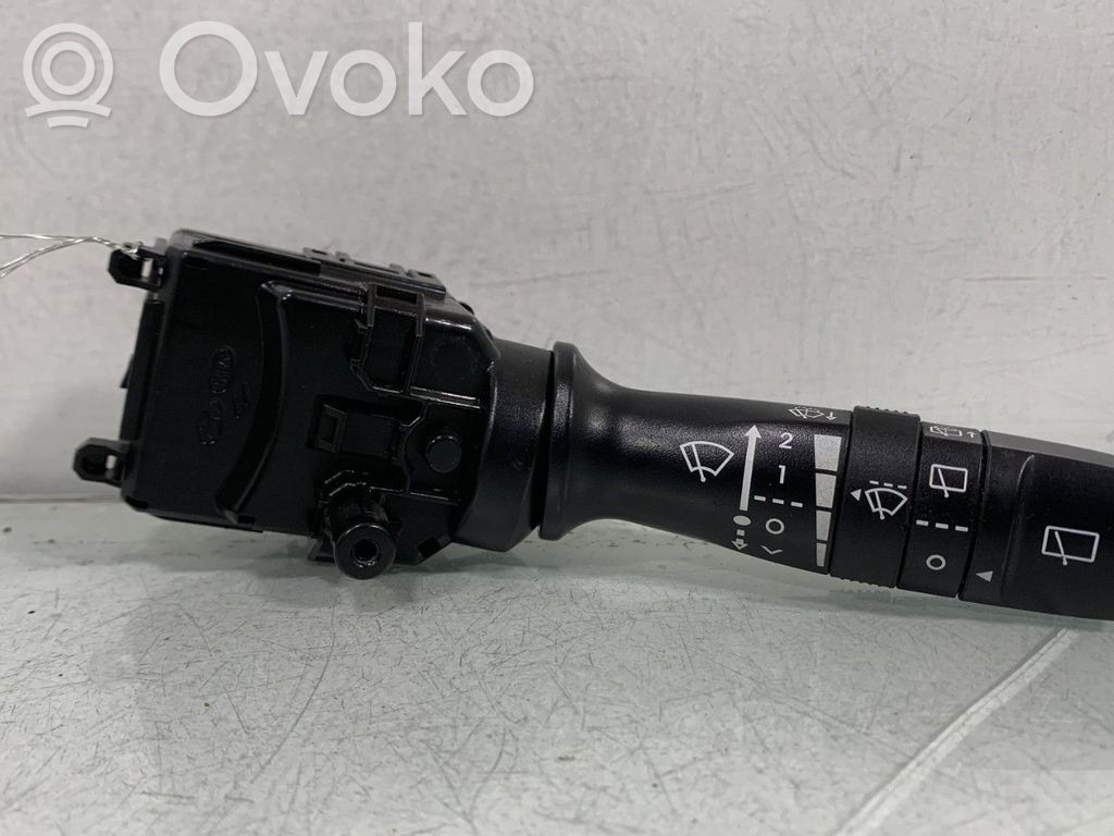 Pyyhkijän vipu   934202K560