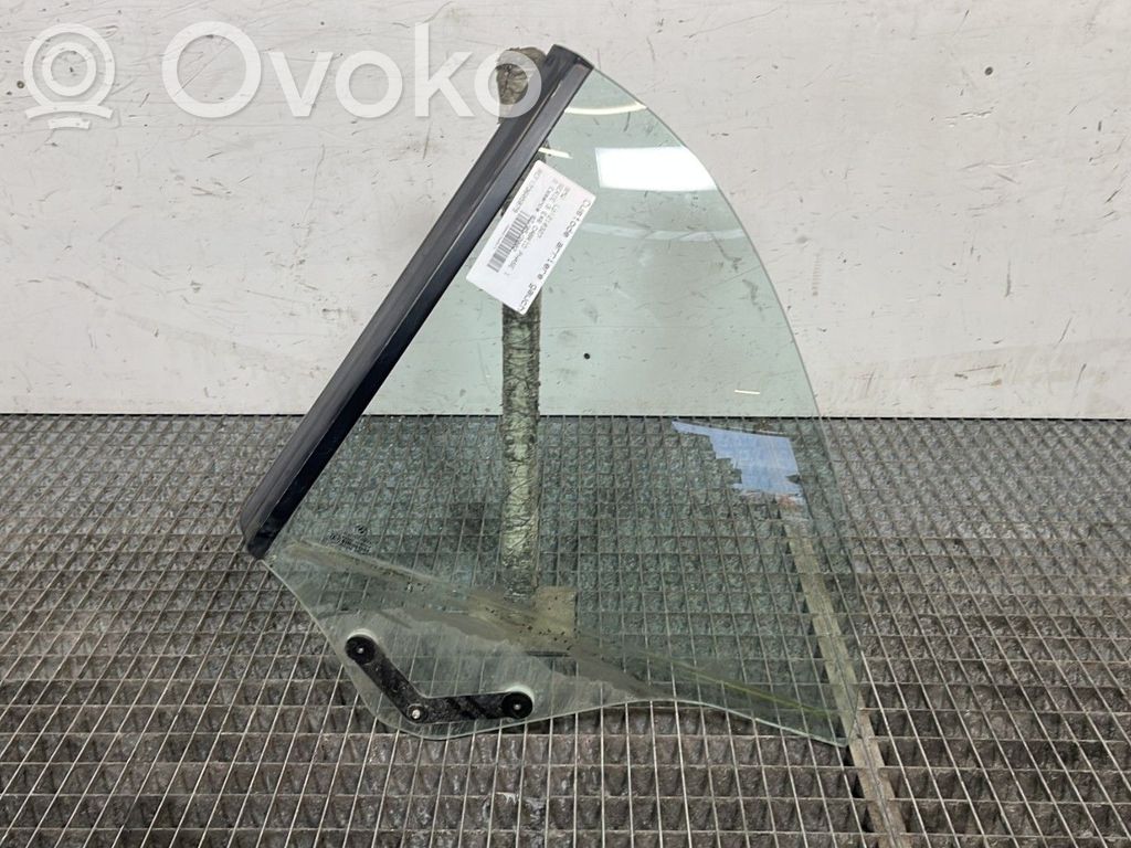 BMW 3 E46 Vidrio lateral trasero 