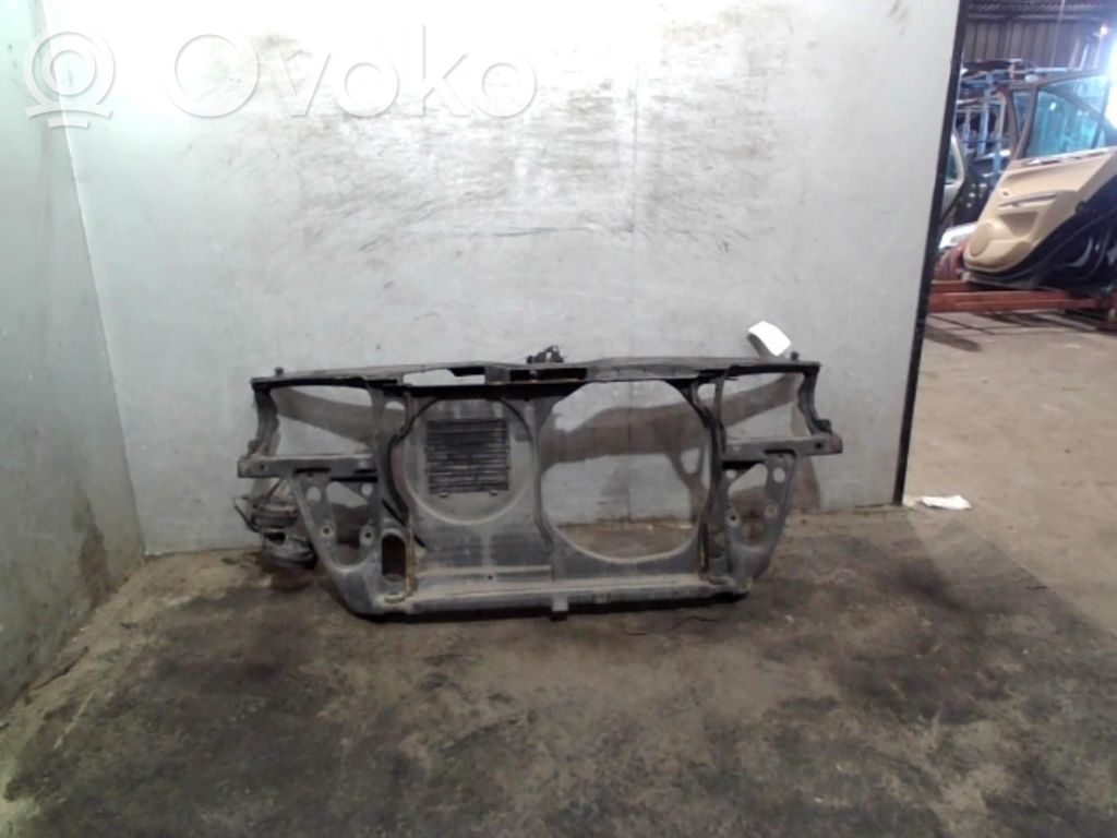 Volkswagen PASSAT B5 Pas przedni 