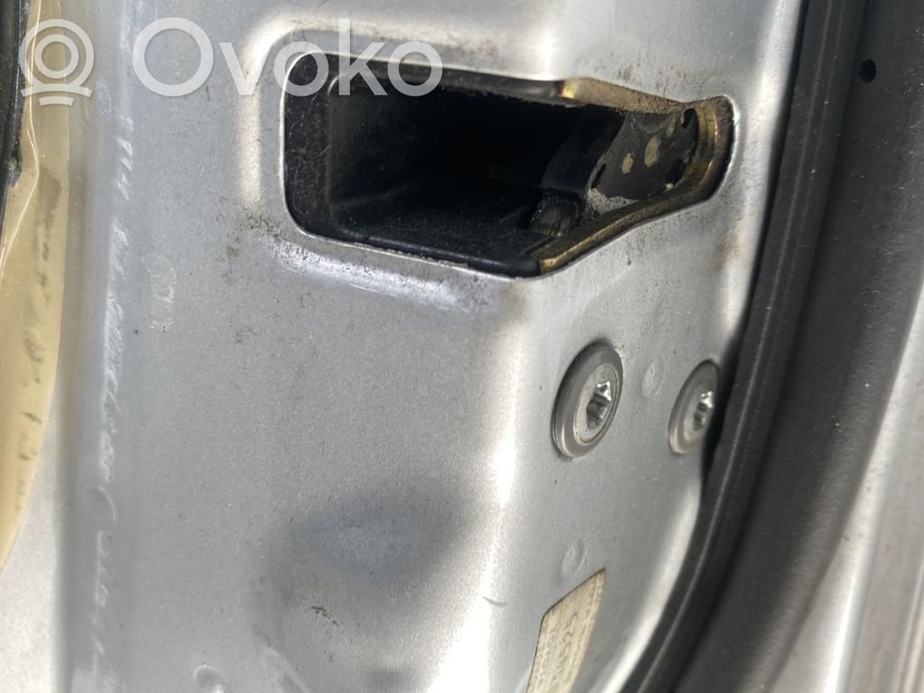 Toyota Corolla Verso E121 Дверь 