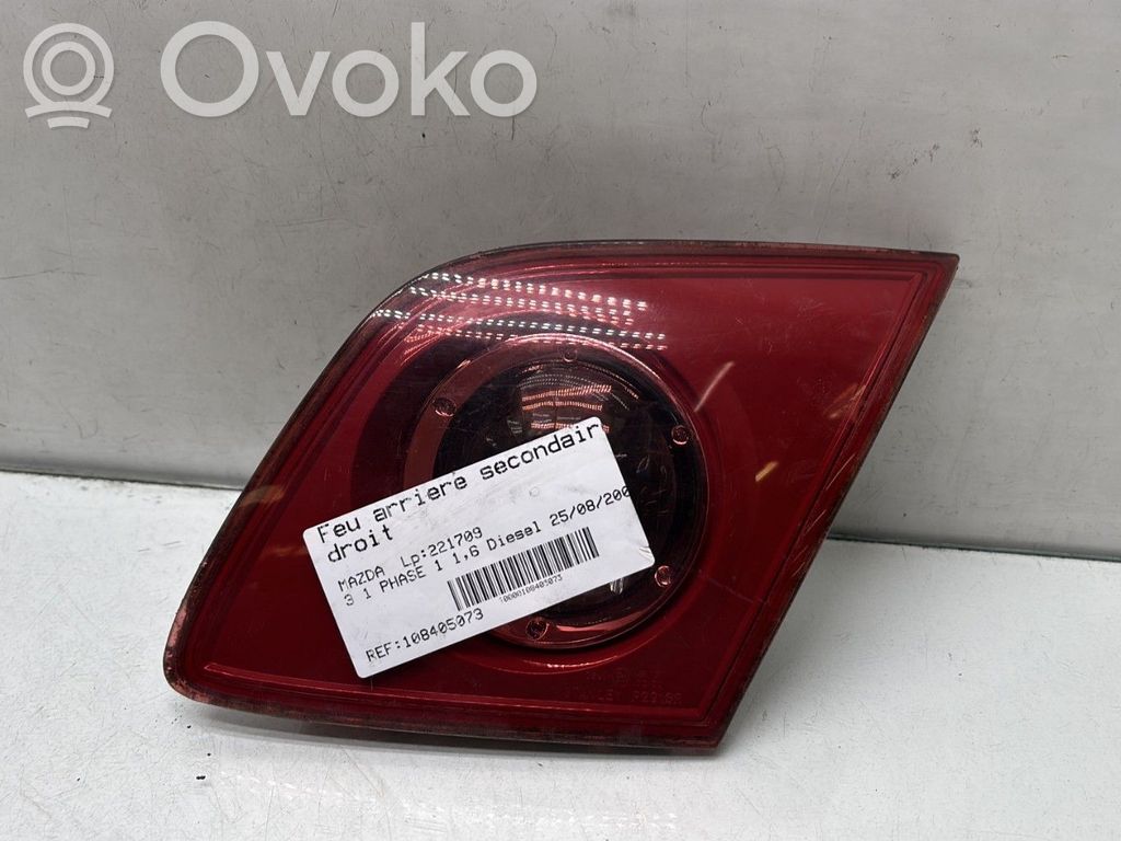 Mazda 3 I Lampy tylnej klapy bagażnika 