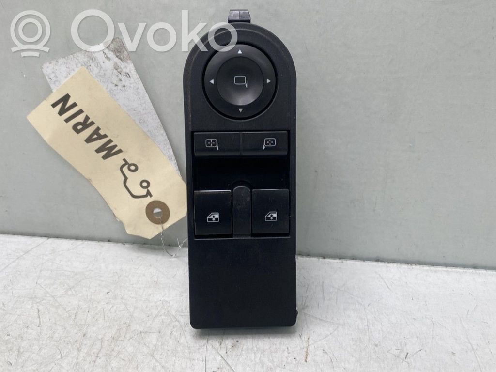 Opel Zafira B Wing mirror switch 
