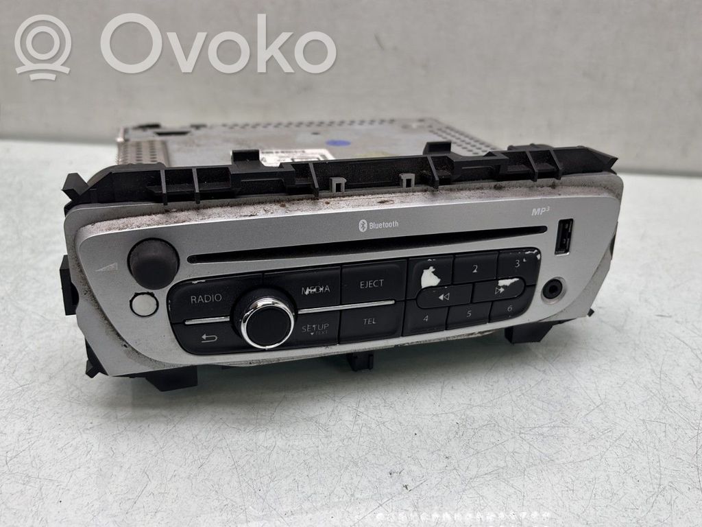 Renault Twingo II Radio / CD-Player / DVD-Player / Navigation