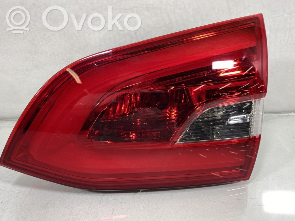 Peugeot 308 Lampy tylnej klapy bagażnika 