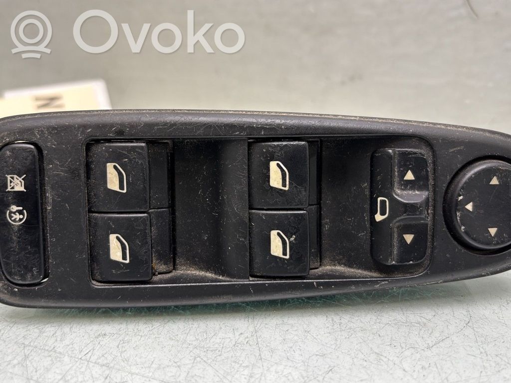 Citroen C4 Grand Picasso Electric window control switch 