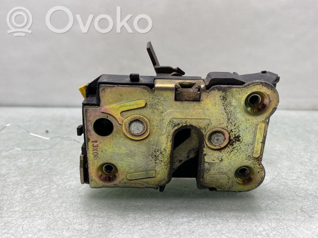Renault Twingo I Etuoven lukko 