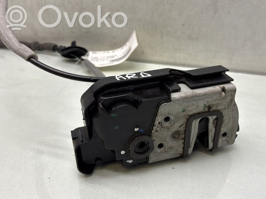 Ford Fiesta Zamek drzwi tylnych 