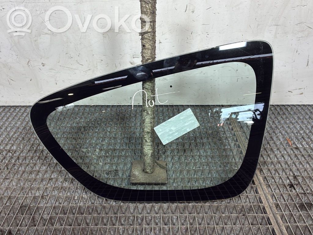 Toyota Aygo AB10 Geam lateral spate 
