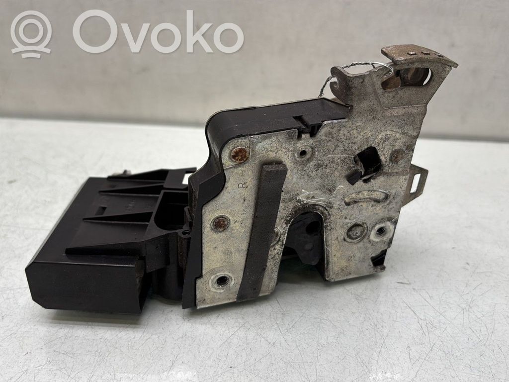 Etuoven lukko   51218245352