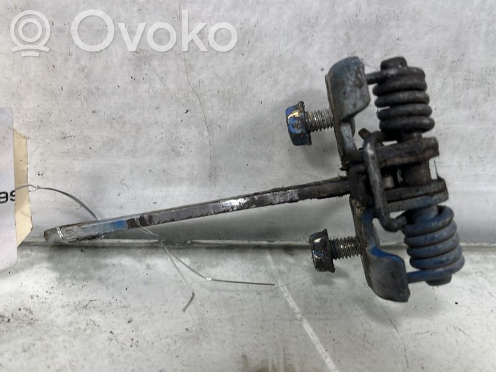 Peugeot 405 Etuoven pidätin 