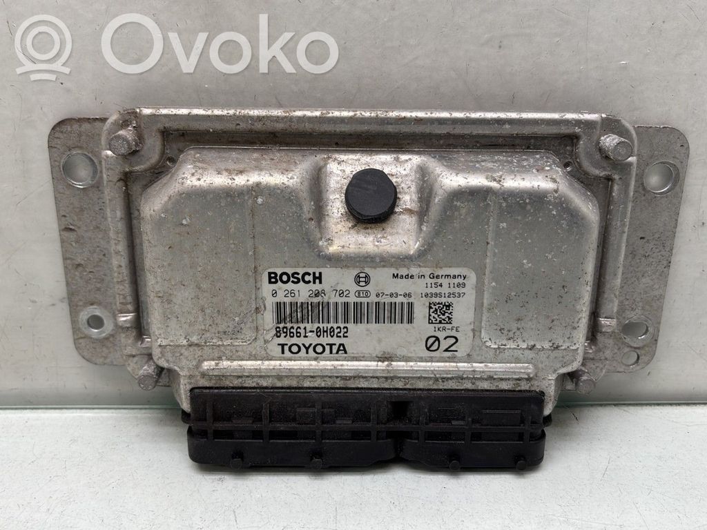 Unidad de control/módulo del motor   896610H022