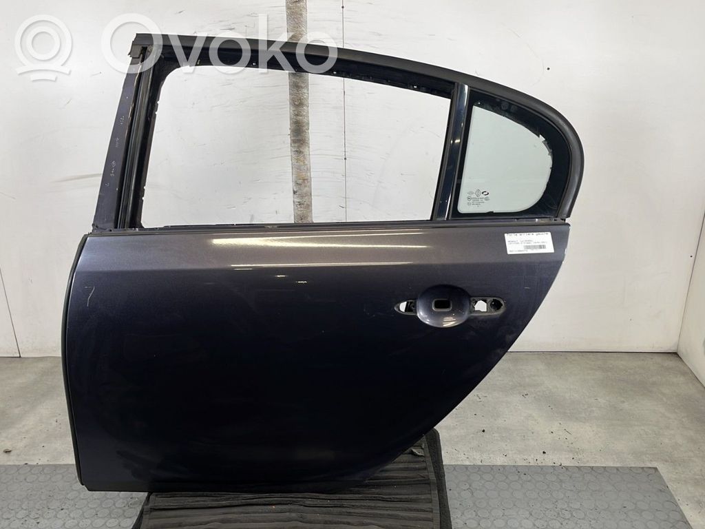 Renault Latitude (L70) Puerta trasera 