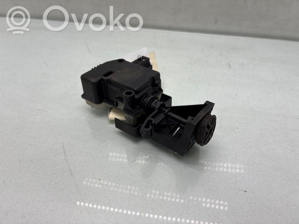 Mercedes-Benz E C207 W207 Motorino del tappo del serbatoio del carburante