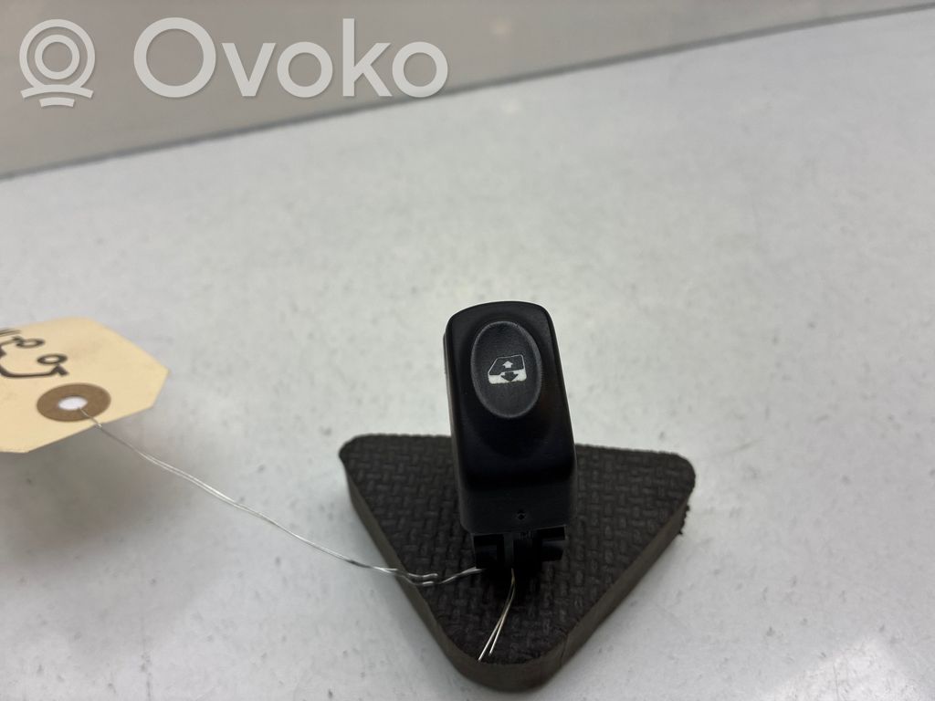 Renault Kangoo I Przyciski szyb 