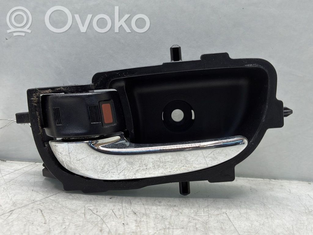 Toyota Yaris Manecilla interna puerta trasera 