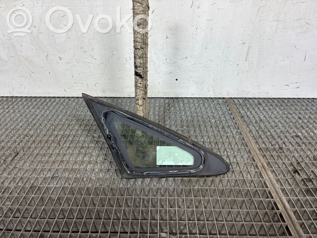 Opel Corsa D Front triangle window/glass 