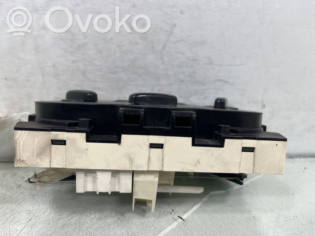Peugeot 307 Climate control unit 