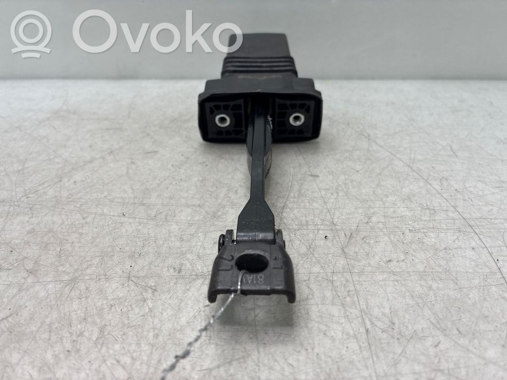 Audi Q2 - Etuoven pidätin 