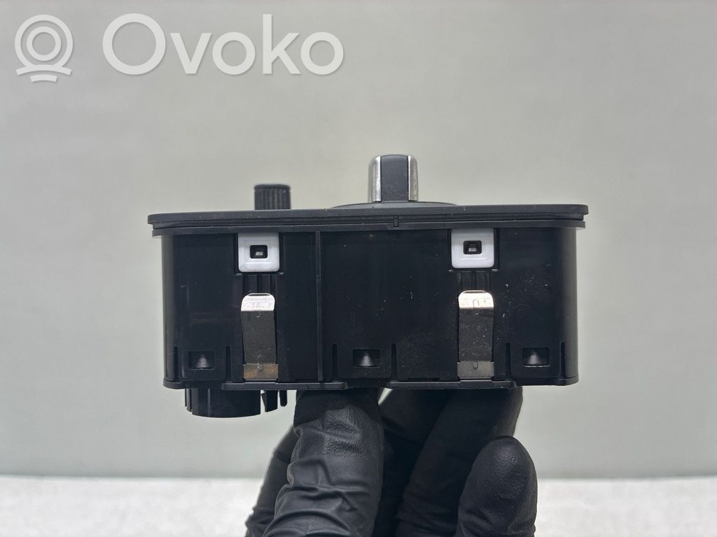 Light switch   8V0941531AR