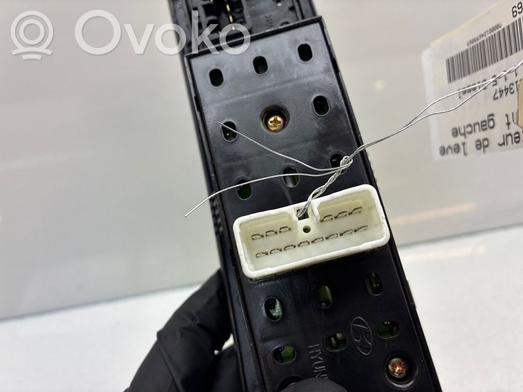 Hyundai Matrix Electric window control switch 