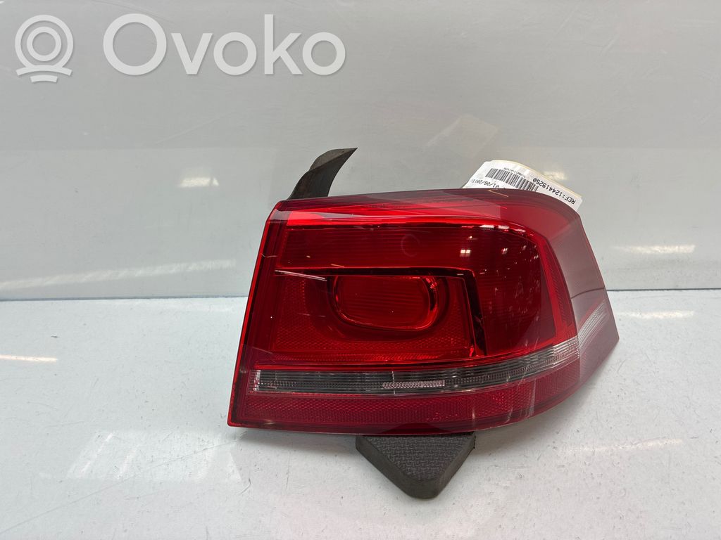 Volkswagen PASSAT B7 Lampă spate în caroserie 