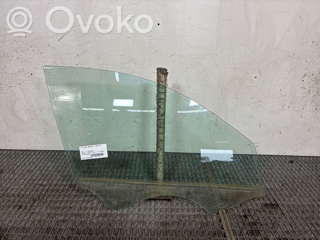Szyba drzwi przednich   51337060264