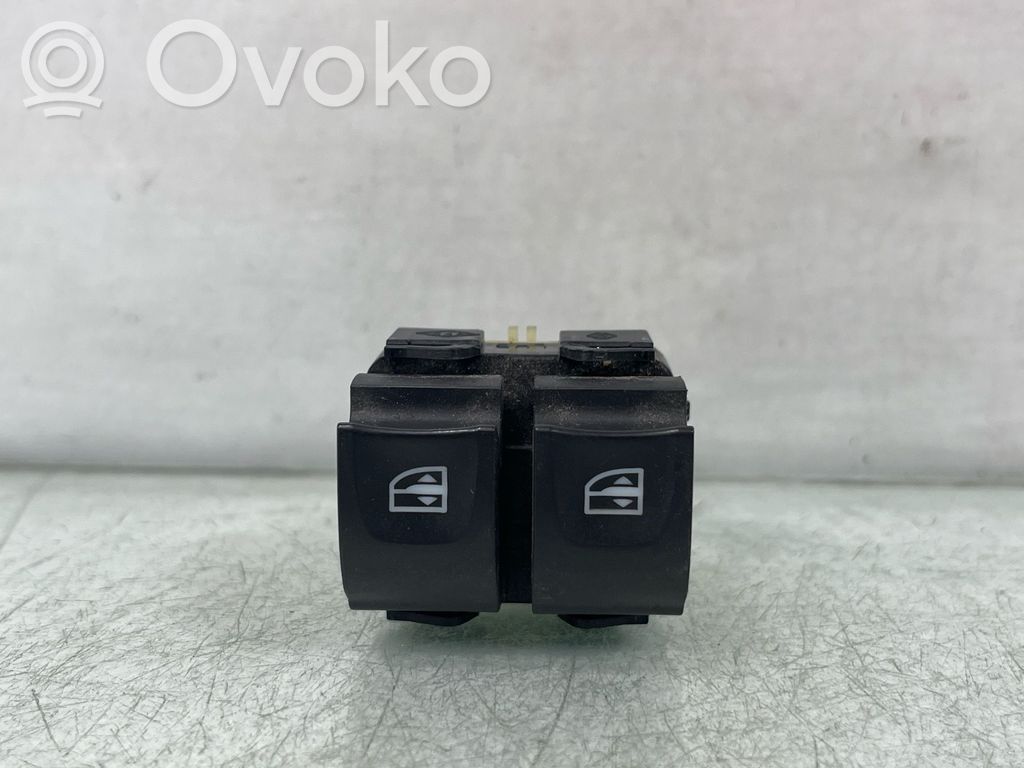 Interruptor del elevalunas eléctrico   254112588R