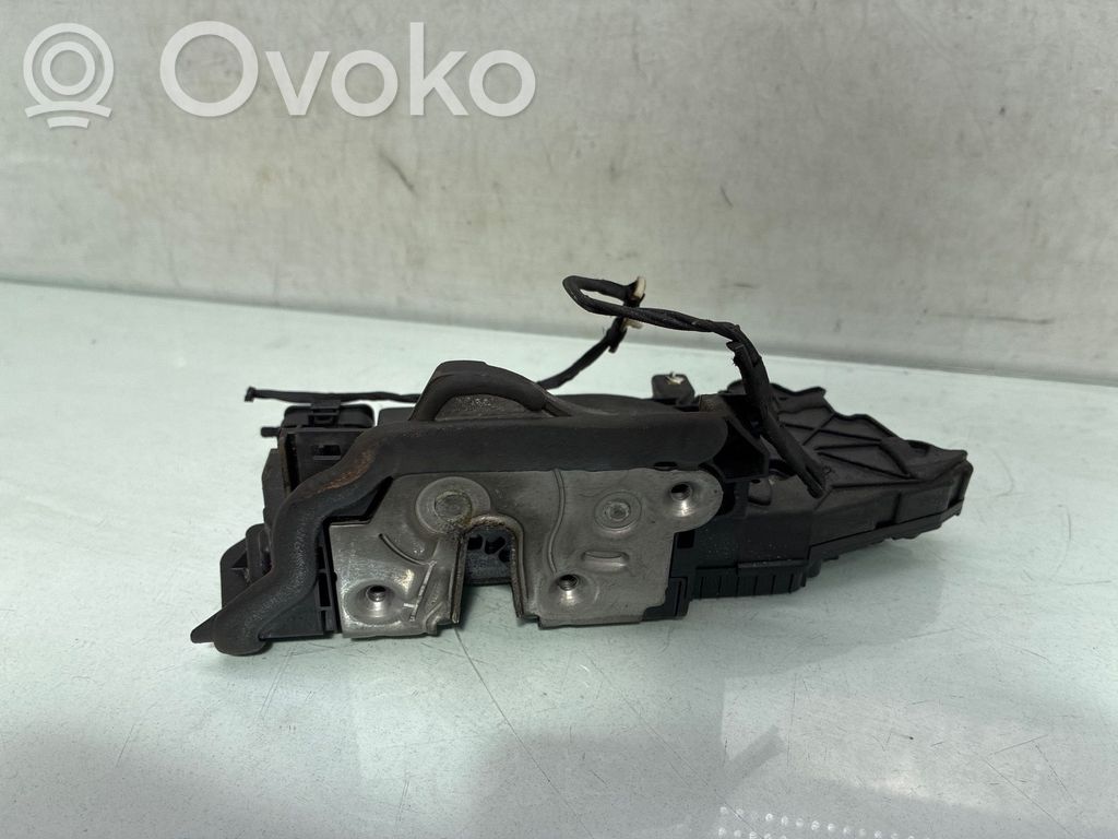 BMW X1 U11 Etuoven lukko