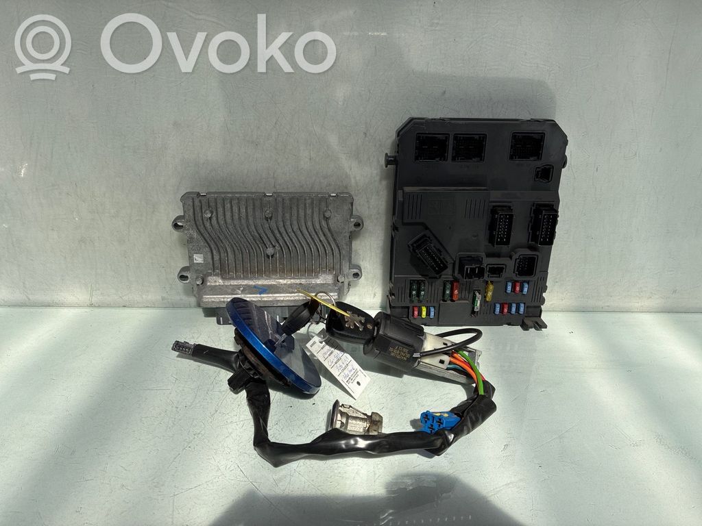 Peugeot 206+ Komputer / Sterownik ECU i komplet kluczy 