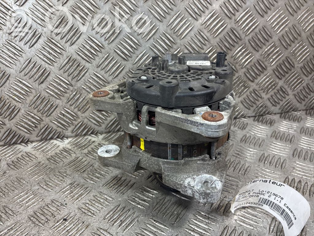 Renault Clio IV Generator/alternator 