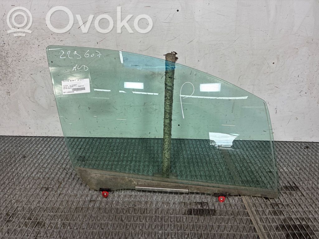 Toyota Yaris Vetro del finestrino della portiera anteriore - quattro porte 