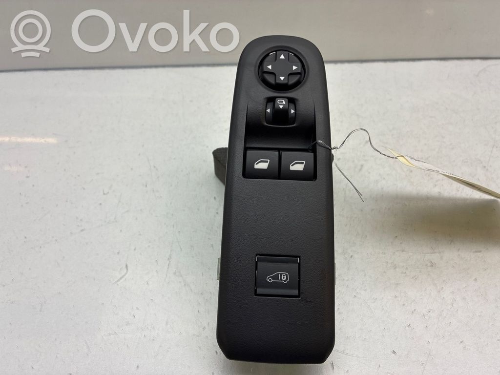 Toyota ProAce City Przyciski szyb 