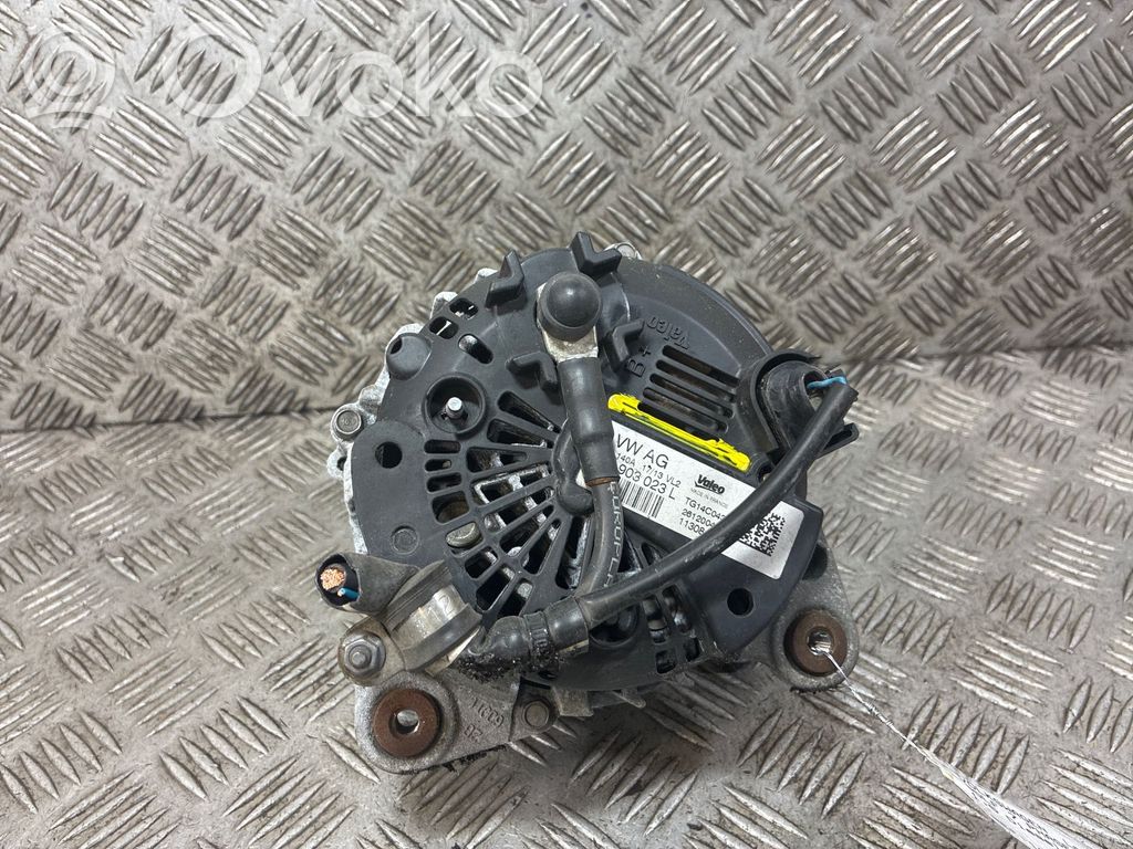 Volkswagen Golf VII Generator/alternator 