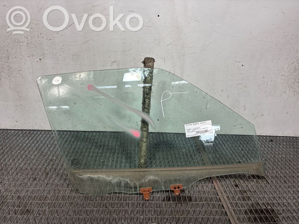 Nissan Juke I F15 Etuoven ikkunalasi, neliovinen malli 