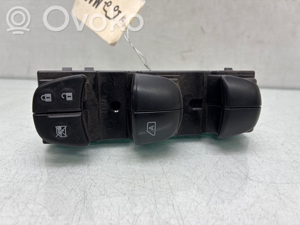 Nissan Juke I F15 Comutator comandă geamuri electrice 