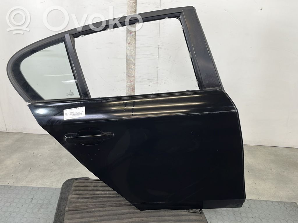 BMW 1 E81 E87 Задняя дверь