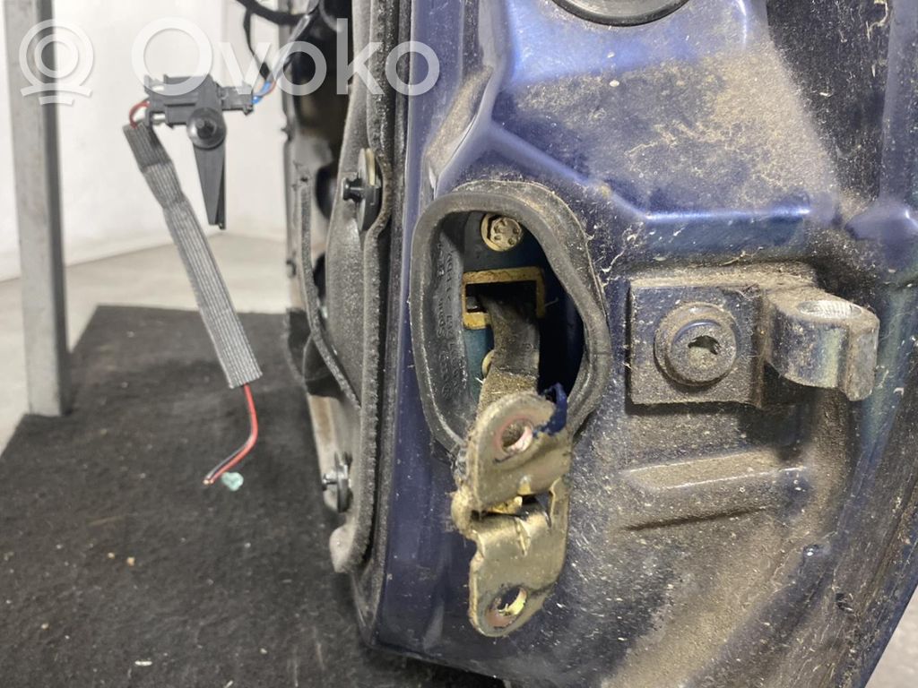 Volkswagen Polo III 6N 6N2 6NF Front door 
