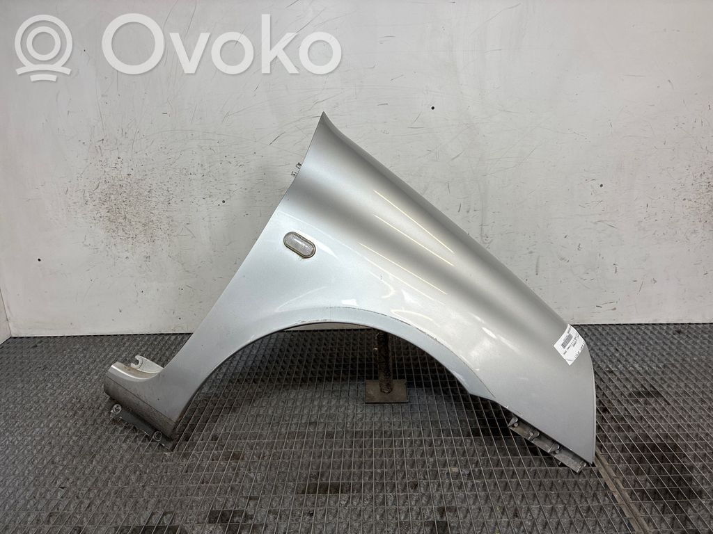 Renault Clio II Błotnik przedni 