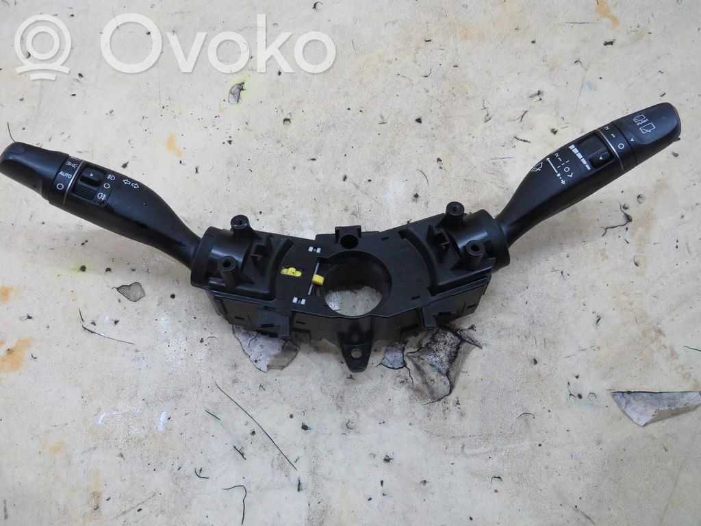 Hyundai i30 Wiper turn signal indicator stalk/switch 