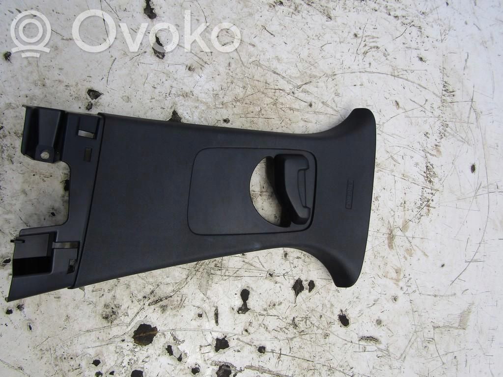 Ford Focus Pilar (B) (inferior) 