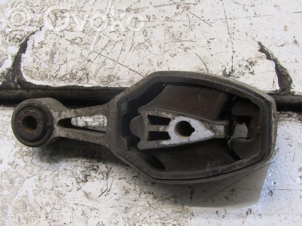 Peugeot 3008 II Engine mount vacuum valve 
