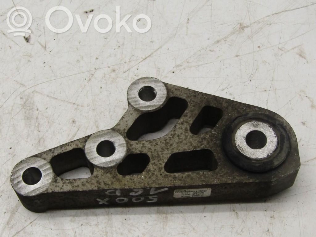 Fiat 500X Engine mount bracket 