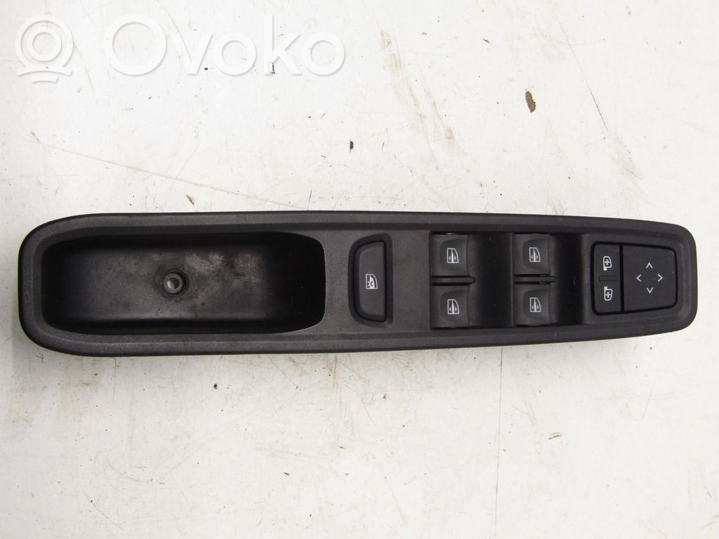 Dacia Sandero III Quarter vent window switch 