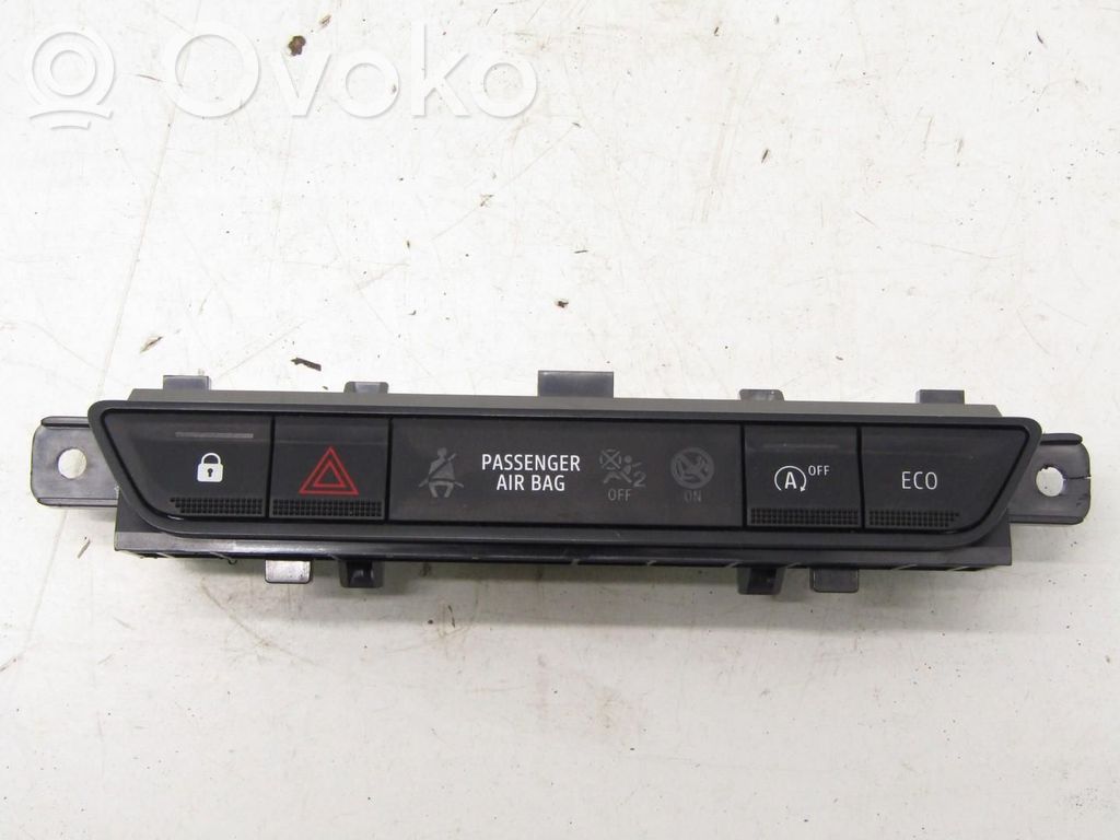 Dacia Sandero III Hazard light switch 